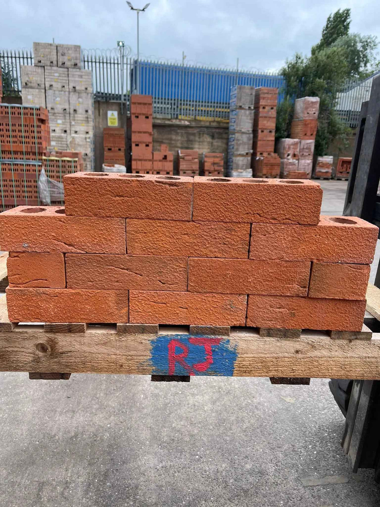 Surrey Orange N/S Facing Brick Pack of 500
